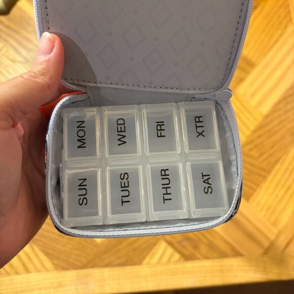 NWT Vera Bradley plaid Travel Pill Case - Picture 3 of 3